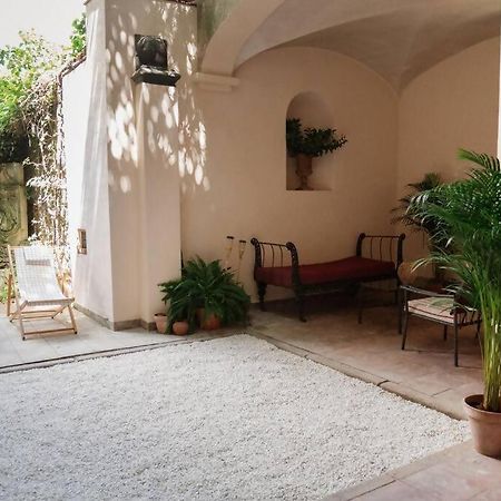 Appartamento Casa Aguila Casco Antiguo Patio Privado Caces Esterno foto