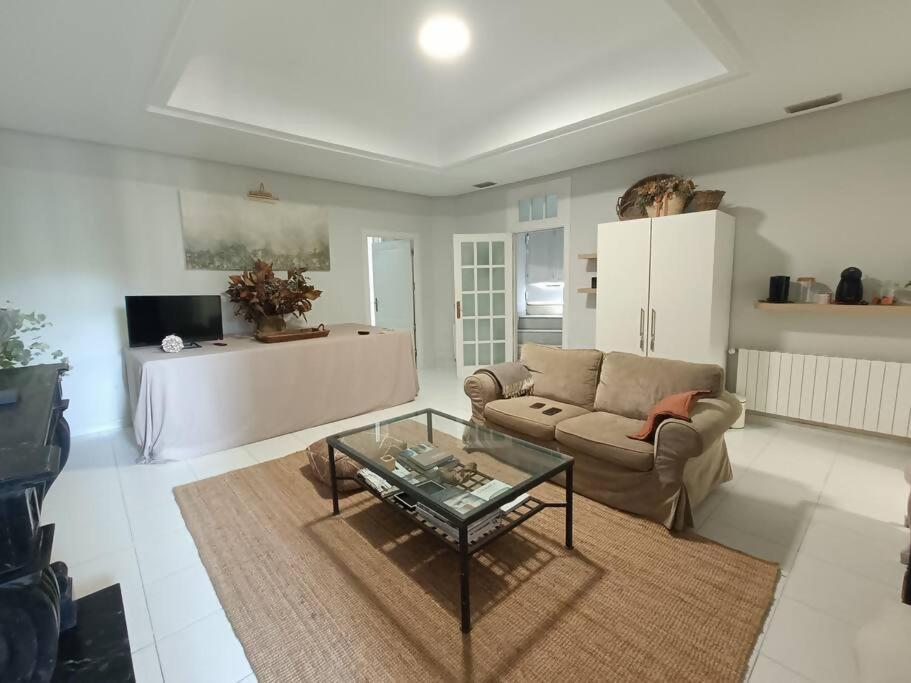 Appartamento Casa Aguila Casco Antiguo Patio Privado Caces Esterno foto